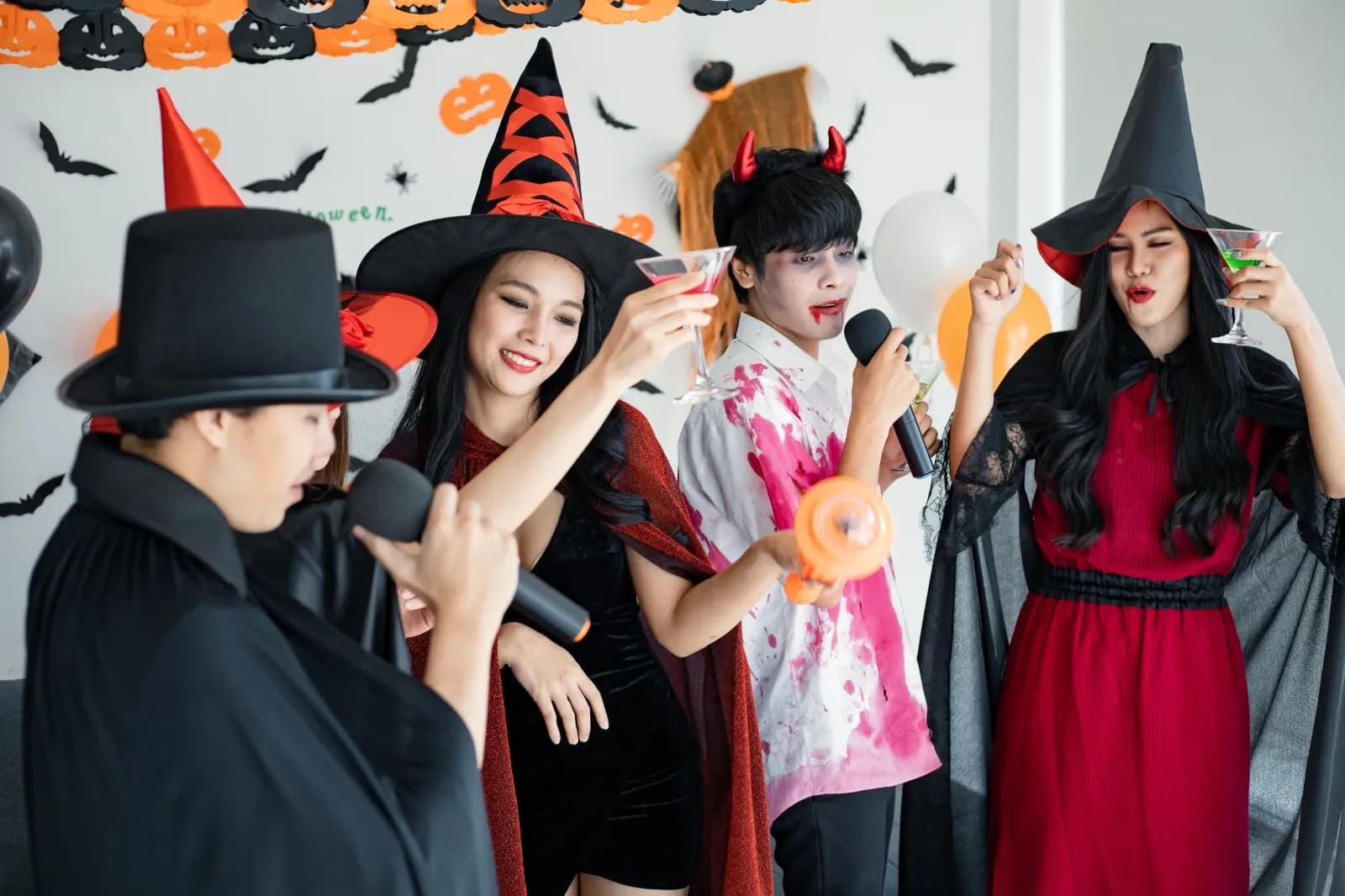 9 Tips for Starting a Costume Rental Business with Promising Potential!