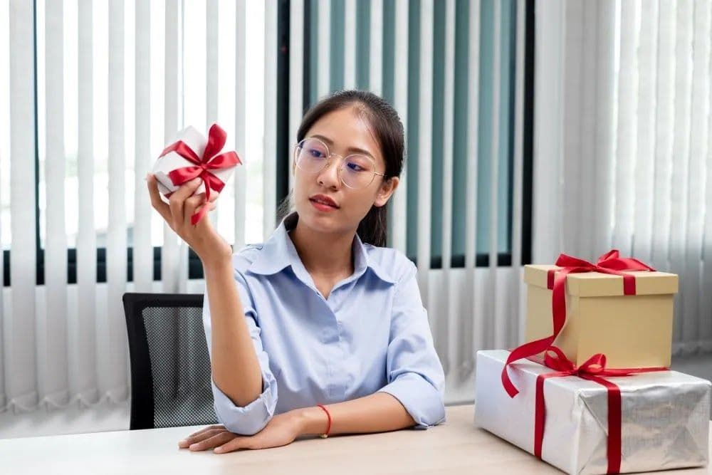 Apa Itu Self Reward? Ini Pengertian, Manfaat, dan Contohnya