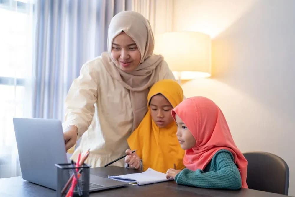 Tackle Education Costs with Sharia Financing: Types and How to Apply