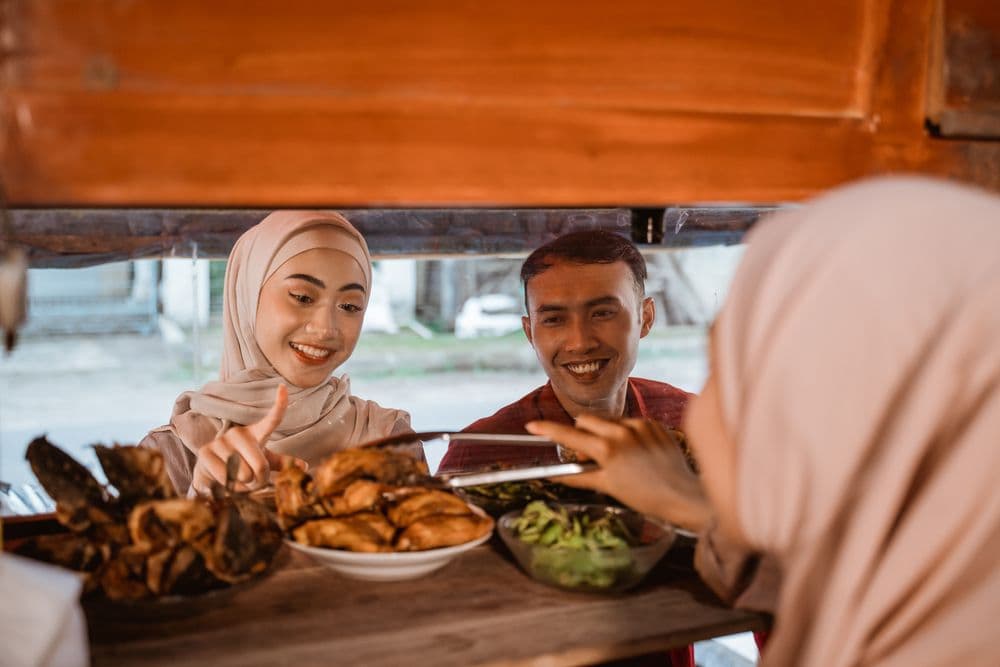 Untung Melimpah, Begini Kiat Sukses Usaha Warteg Buat Pemula