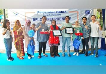 BFI Finance Serahkan Hadiah Kompetisi Wirausaha BFI Coffeepreneur
