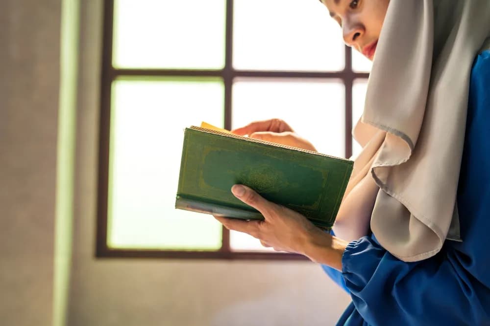 4 Sumber Dasar Hukum Islam dan Implementasinya, Wajib Tahu!