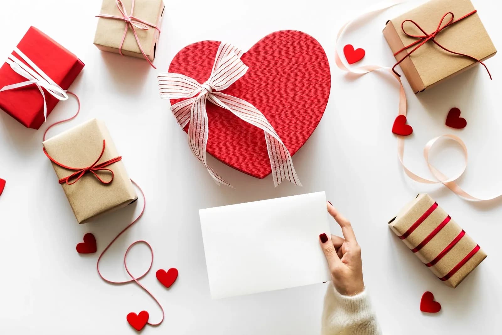 16 Valentine’s Day Business Ideas You Can Try – Guaranteed to Make a Profit!