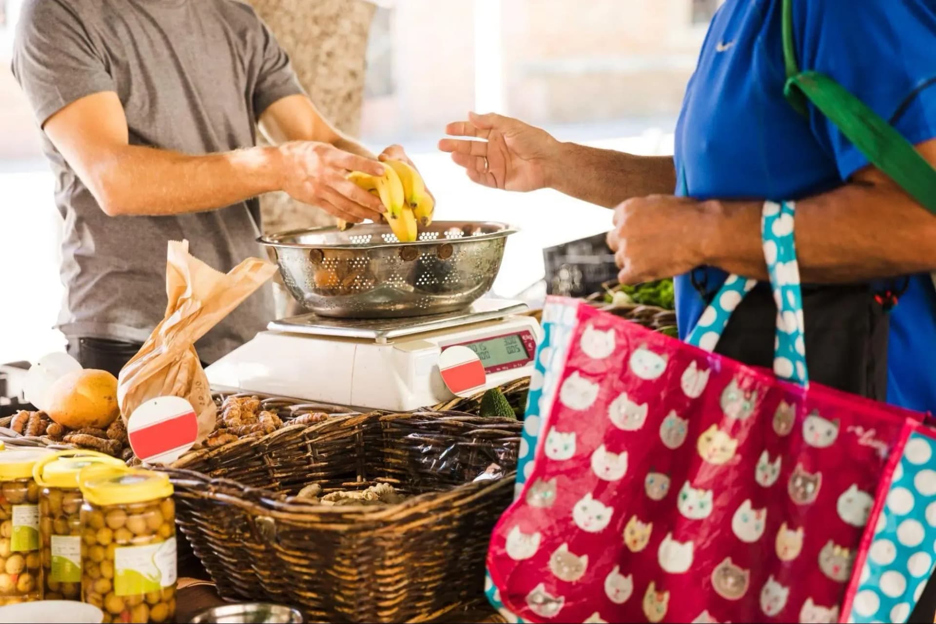 Kiat Sukses Usaha Warung Kelontong, Jadi Solusi Masyarakat Sekitar Belanja