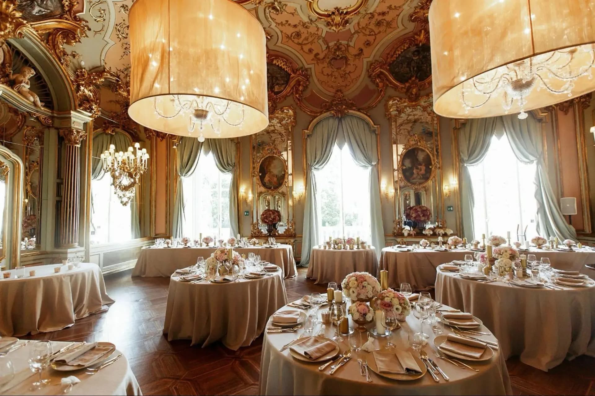 Luxury Wedding Trends: What Should Be Prepared?